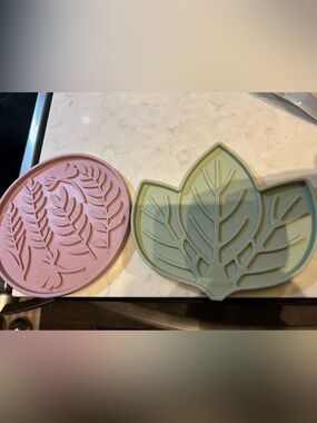 2 DexyPaws Enrichment Lick Mats, Sage Green & Blush Pink